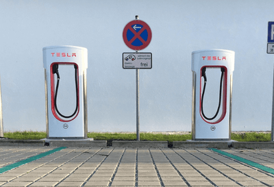 Avoid the Plug Rage: Mastering EV Charging Etiquette