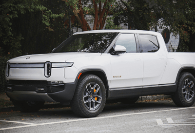 Kia EV9 or Rivian R1S: Which Three-Row Electric SUV Stands Out?